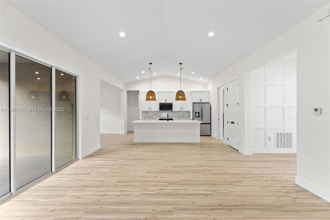 En Venta: $385,900 (3 camas, 2 baños, 1910 Pies cuadrados)