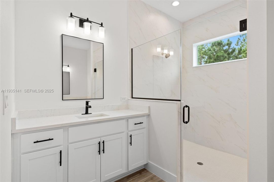 En Venta: $385,900 (3 camas, 2 baños, 1910 Pies cuadrados)