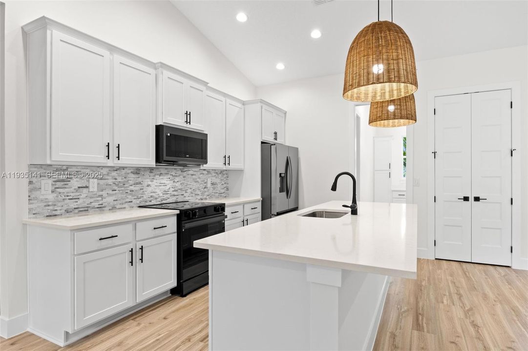 En Venta: $385,900 (3 camas, 2 baños, 1910 Pies cuadrados)