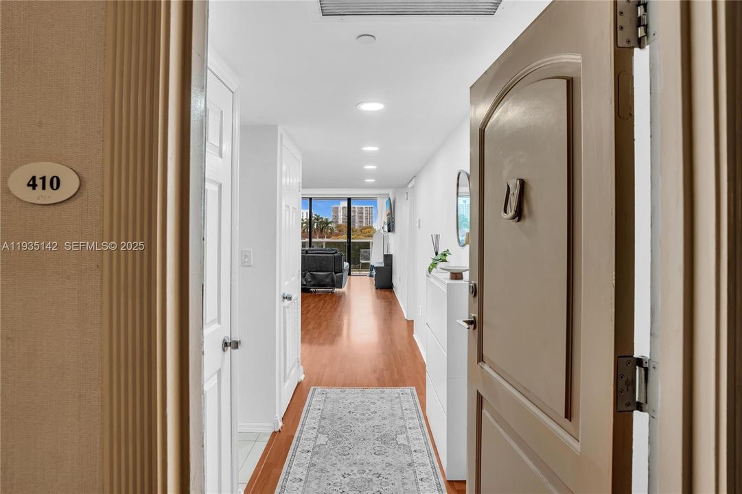 出租: $2,650 (2 贝兹, 2 浴室, 1079 平方英尺)