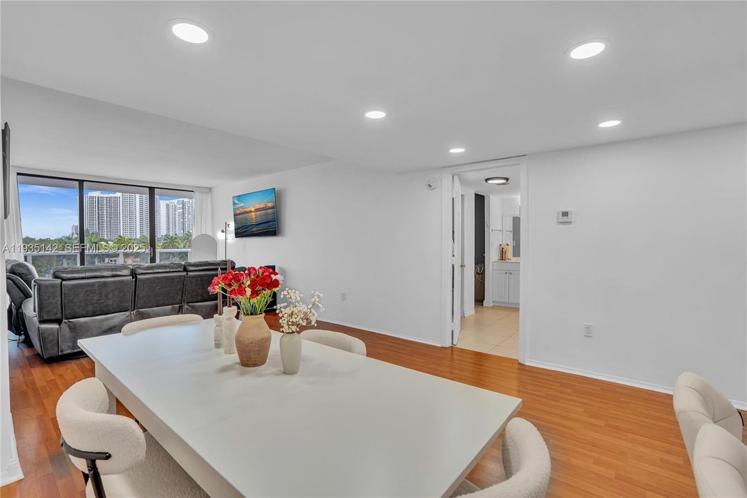 出租: $2,650 (2 贝兹, 2 浴室, 1079 平方英尺)