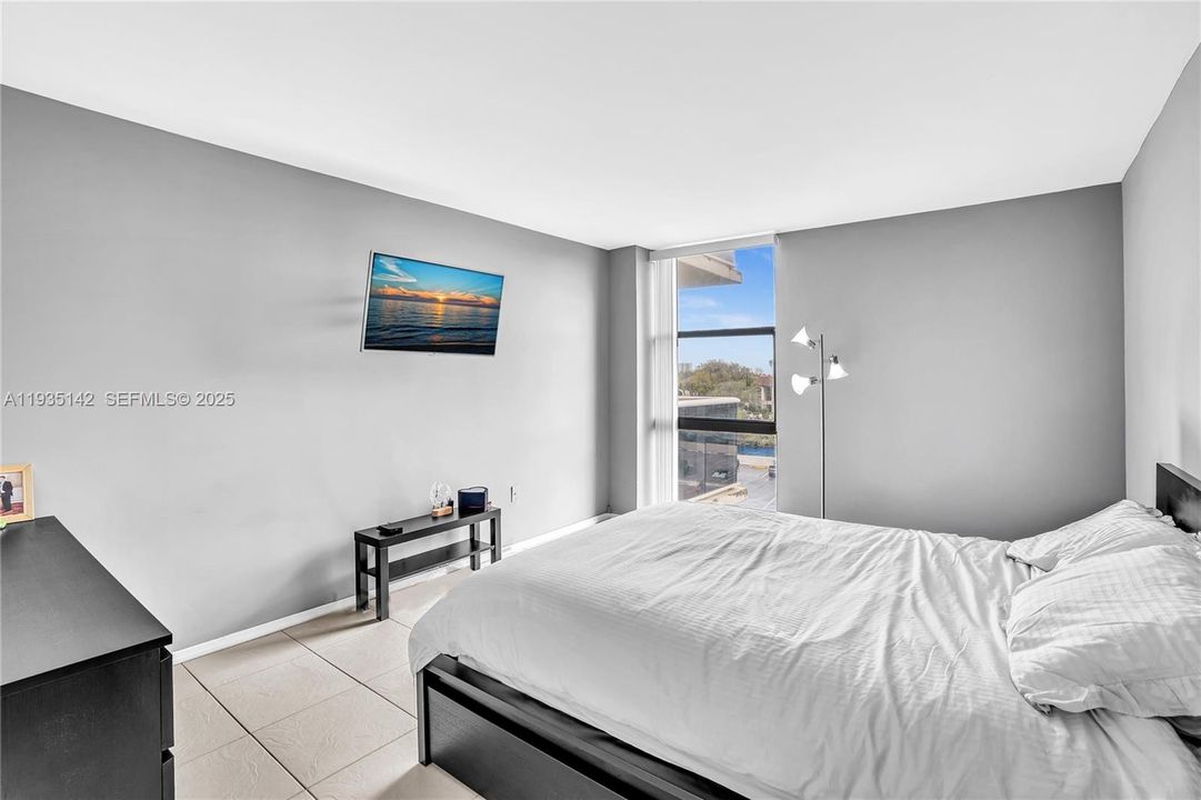 出租: $2,650 (2 贝兹, 2 浴室, 1079 平方英尺)