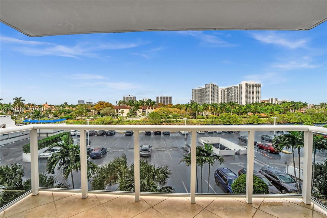 出租: $2,650 (2 贝兹, 2 浴室, 1079 平方英尺)