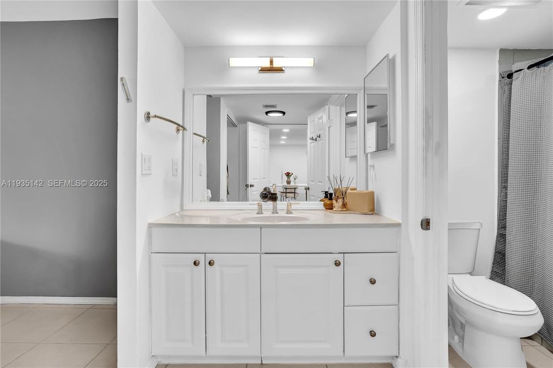 出租: $2,650 (2 贝兹, 2 浴室, 1079 平方英尺)