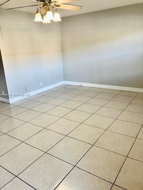 For Sale: $125,000 (1 beds, 1 baths, 811 Square Feet)