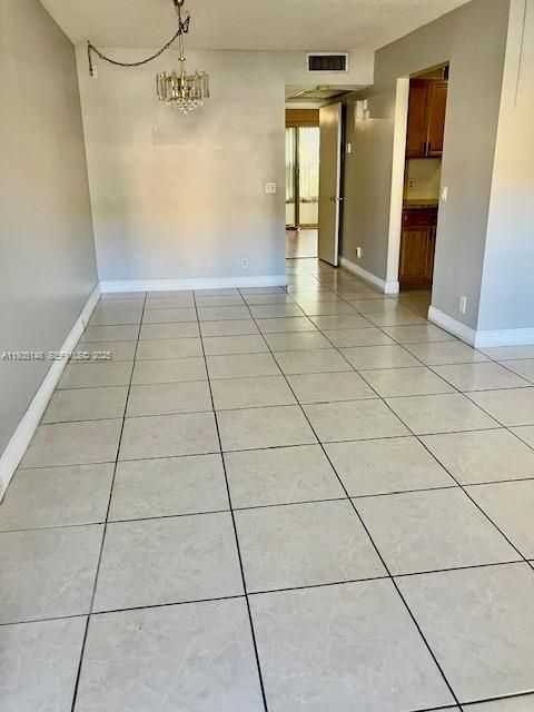 For Sale: $125,000 (1 beds, 1 baths, 811 Square Feet)