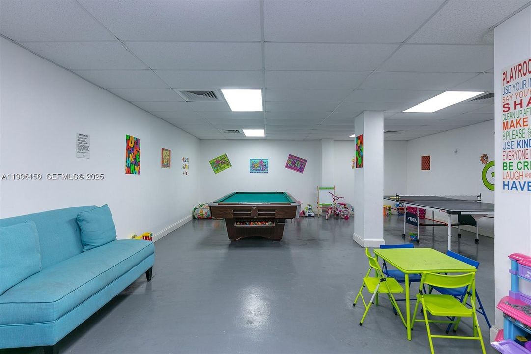 出租: $2,900 (2 贝兹, 2 浴室, 1240 平方英尺)