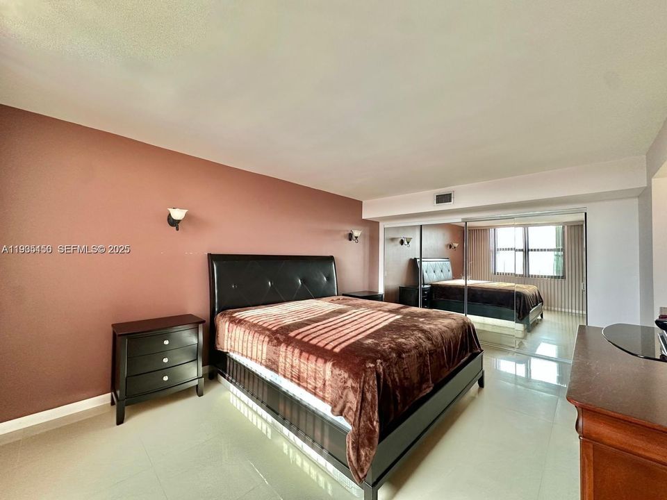 出租: $2,900 (2 贝兹, 2 浴室, 1240 平方英尺)