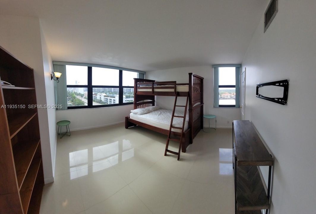 出租: $2,900 (2 贝兹, 2 浴室, 1240 平方英尺)