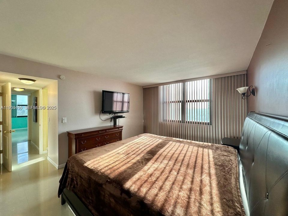 出租: $2,900 (2 贝兹, 2 浴室, 1240 平方英尺)