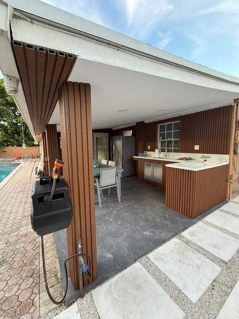 На продажу: $860,000 (4 спален, 3 ванн, 1842 Квадратных фут)