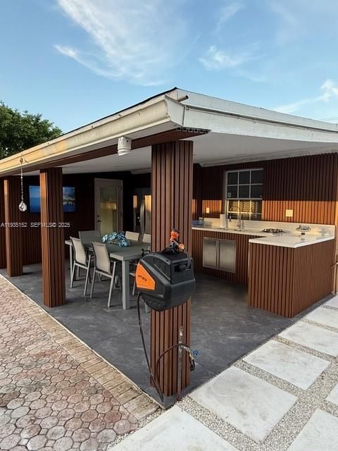 На продажу: $860,000 (4 спален, 3 ванн, 1842 Квадратных фут)