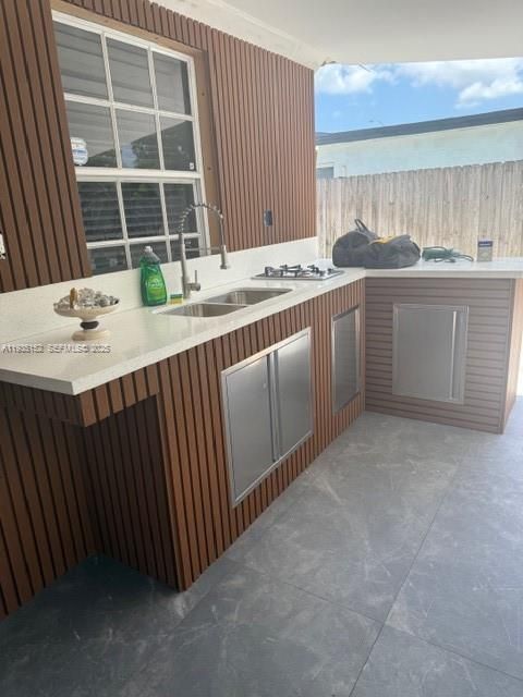 На продажу: $860,000 (4 спален, 3 ванн, 1842 Квадратных фут)