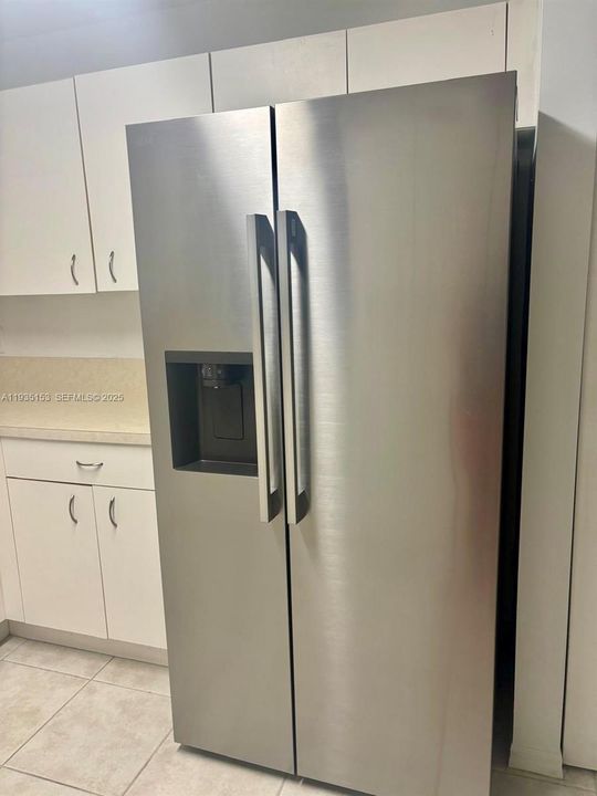 В аренду: $3,300 (3 спален, 2 ванн, 1263 Квадратных фут)