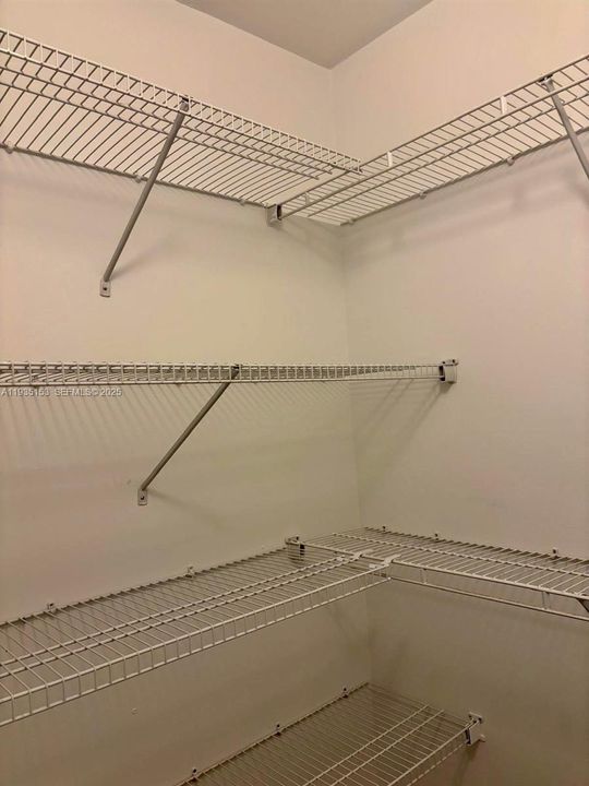 В аренду: $3,300 (3 спален, 2 ванн, 1263 Квадратных фут)