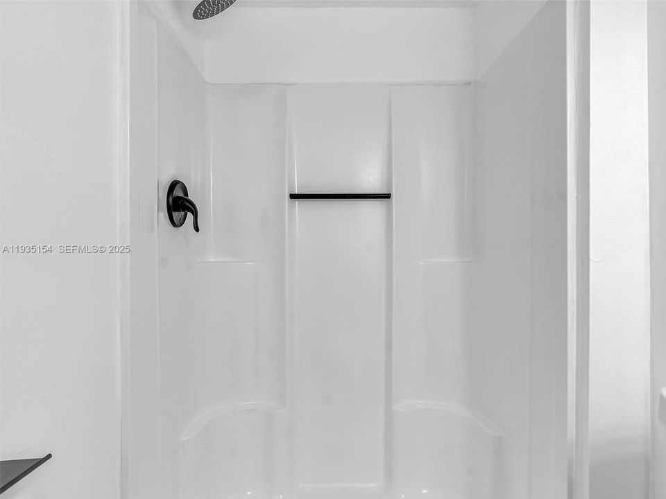 For Sale: $314,999 (3 beds, 2 baths, 1188 Square Feet)