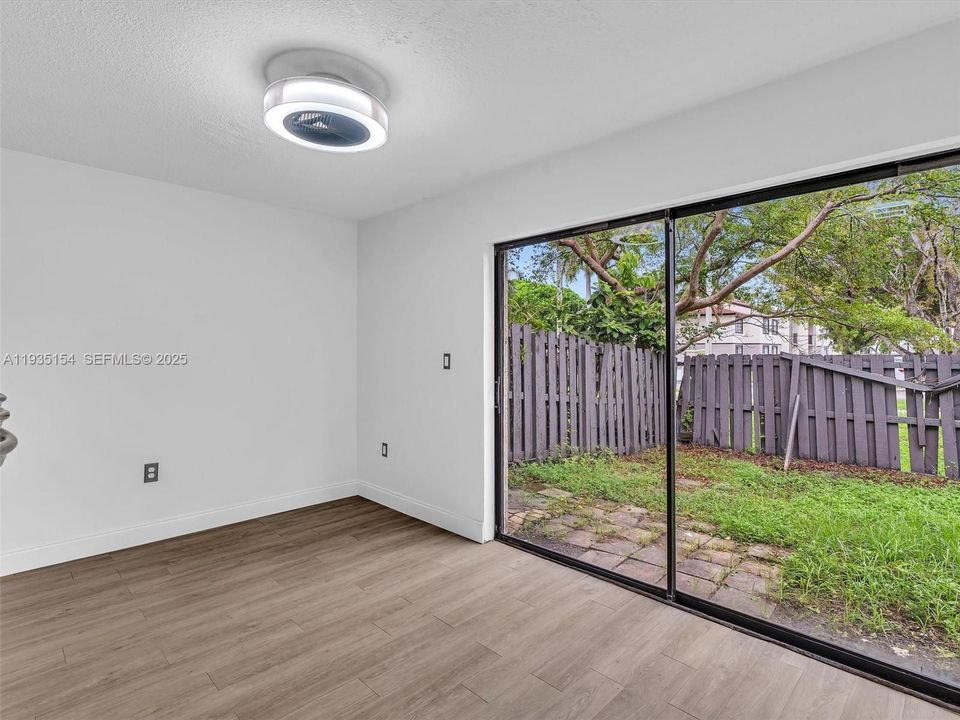 For Sale: $314,999 (3 beds, 2 baths, 1188 Square Feet)