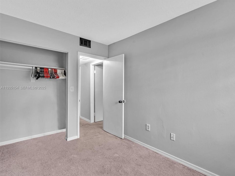 For Sale: $314,999 (3 beds, 2 baths, 1188 Square Feet)