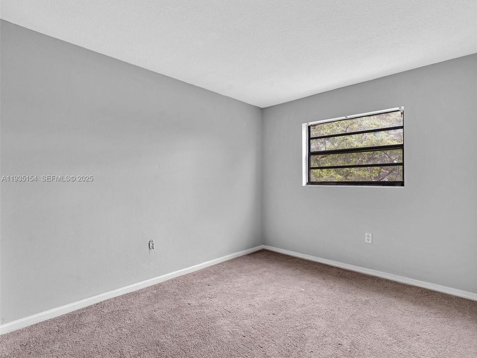 For Sale: $314,999 (3 beds, 2 baths, 1188 Square Feet)