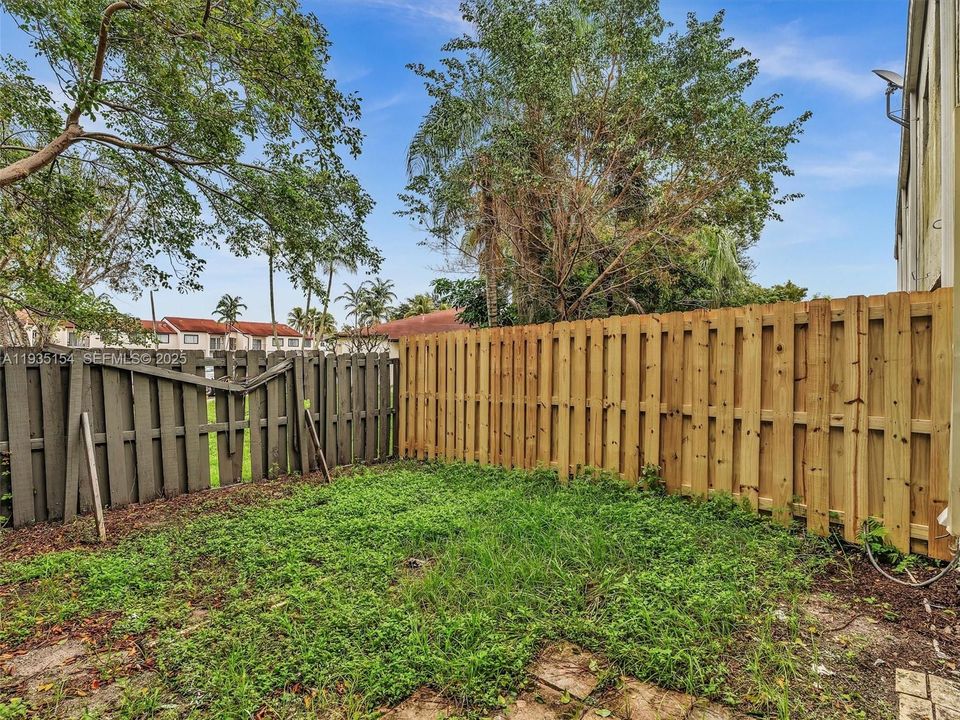 For Sale: $314,999 (3 beds, 2 baths, 1188 Square Feet)