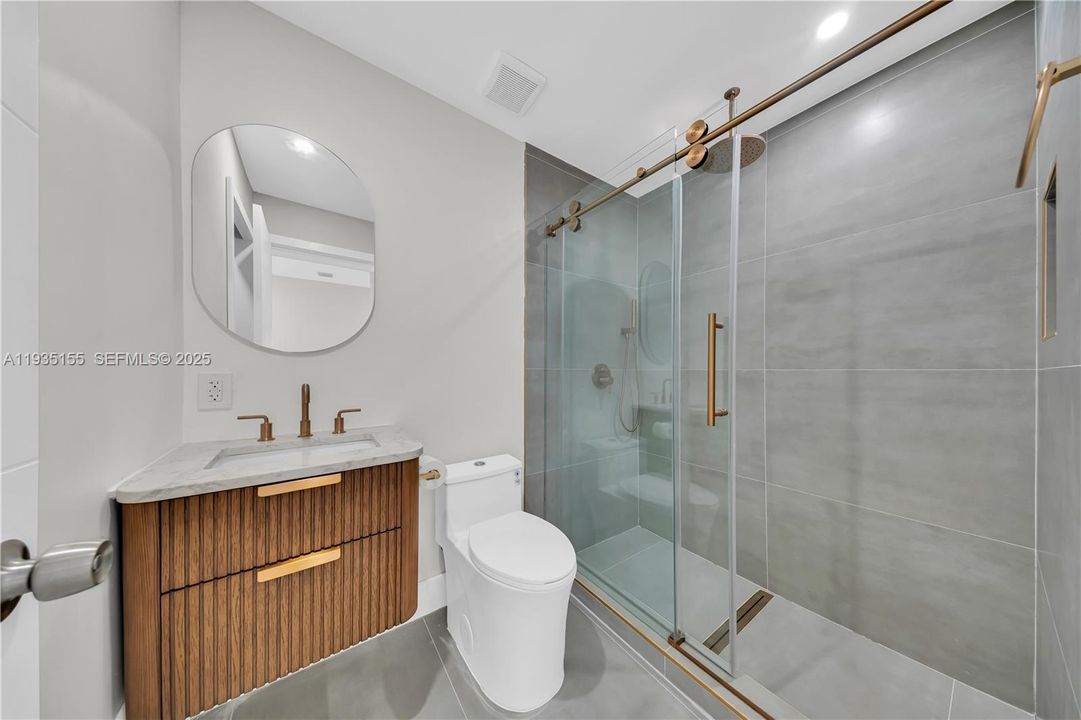 В аренду: $3,400 (3 спален, 2 ванн, 863 Квадратных фут)