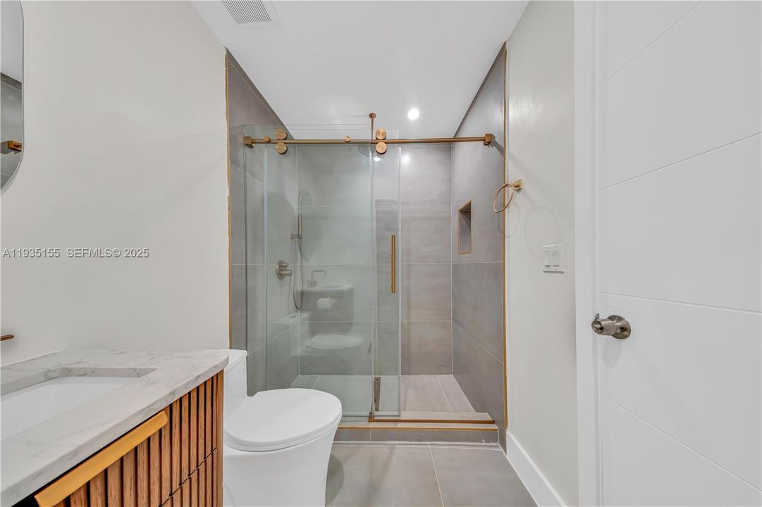 В аренду: $3,400 (3 спален, 2 ванн, 863 Квадратных фут)