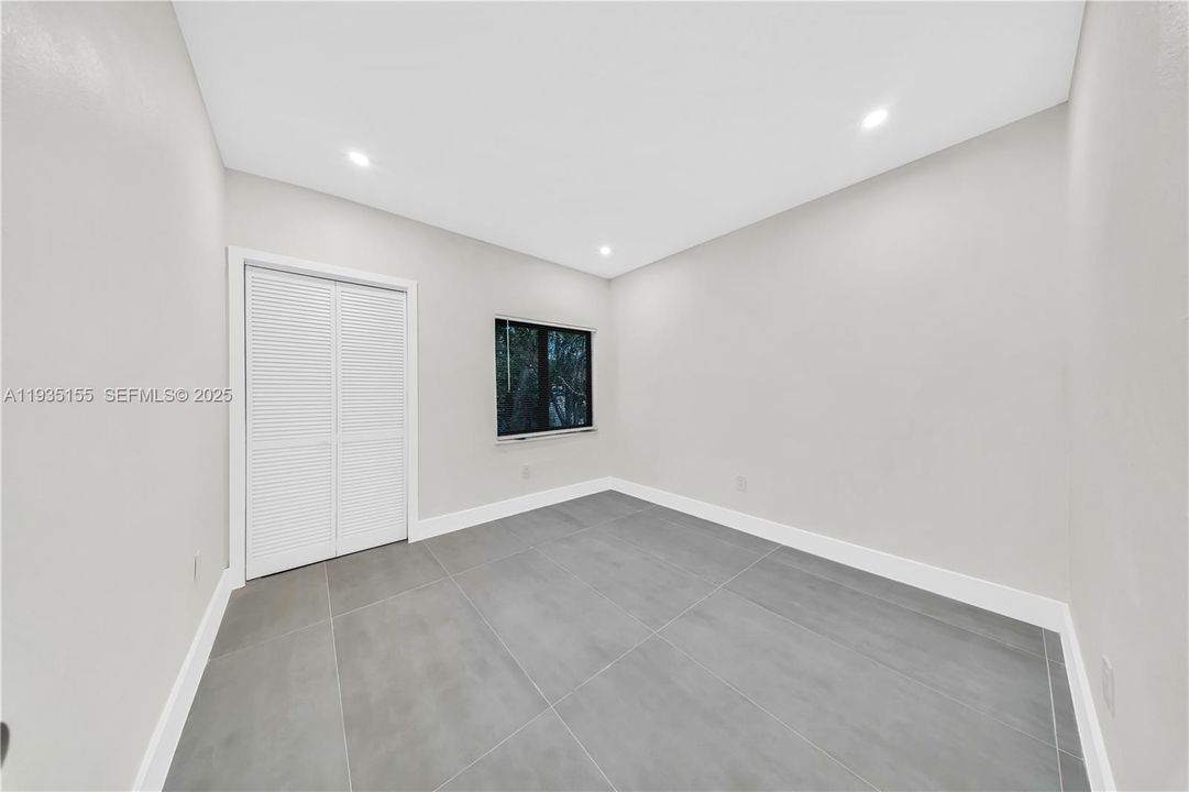 В аренду: $3,400 (3 спален, 2 ванн, 863 Квадратных фут)