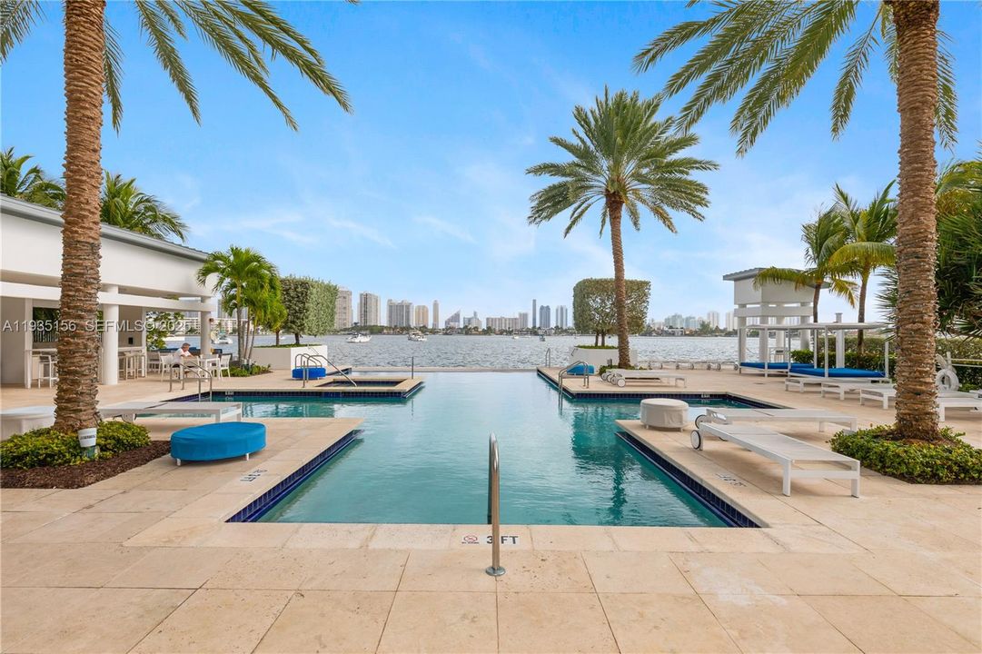 На продажу: $1,075,000 (3 спален, 3 ванн, 0 Квадратных фут)