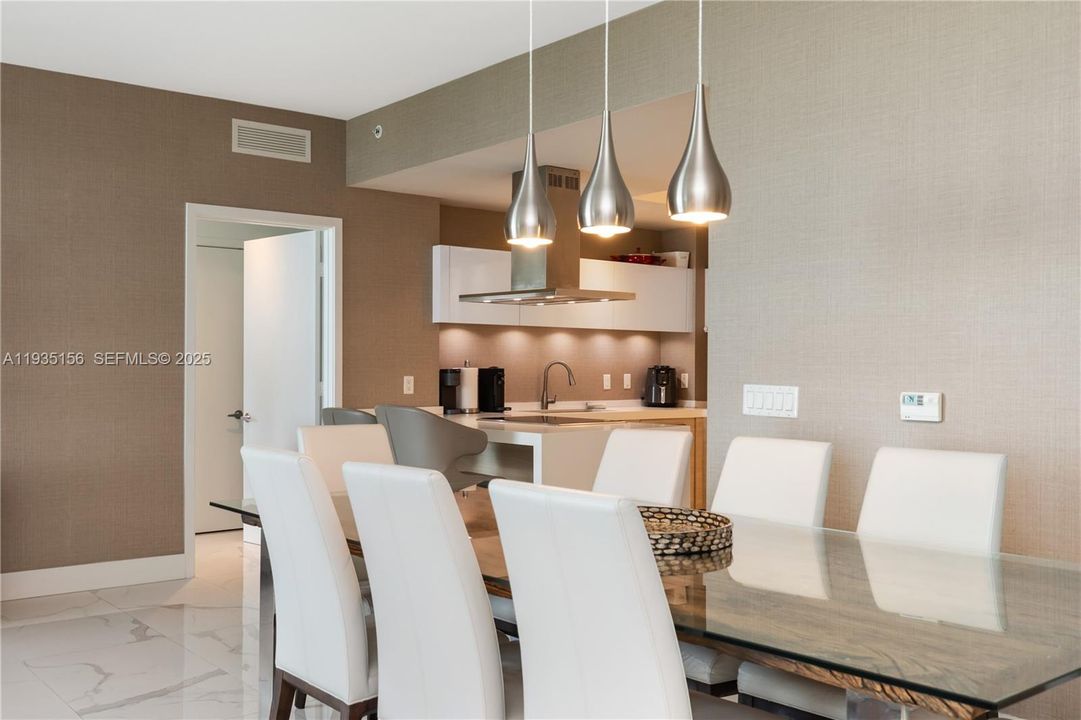 На продажу: $1,075,000 (3 спален, 3 ванн, 0 Квадратных фут)