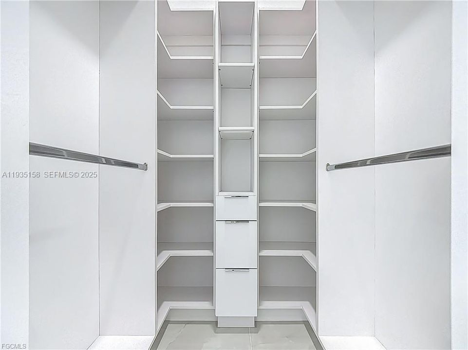 待售: $414,990 (4 贝兹, 2 浴室, 1600 平方英尺)