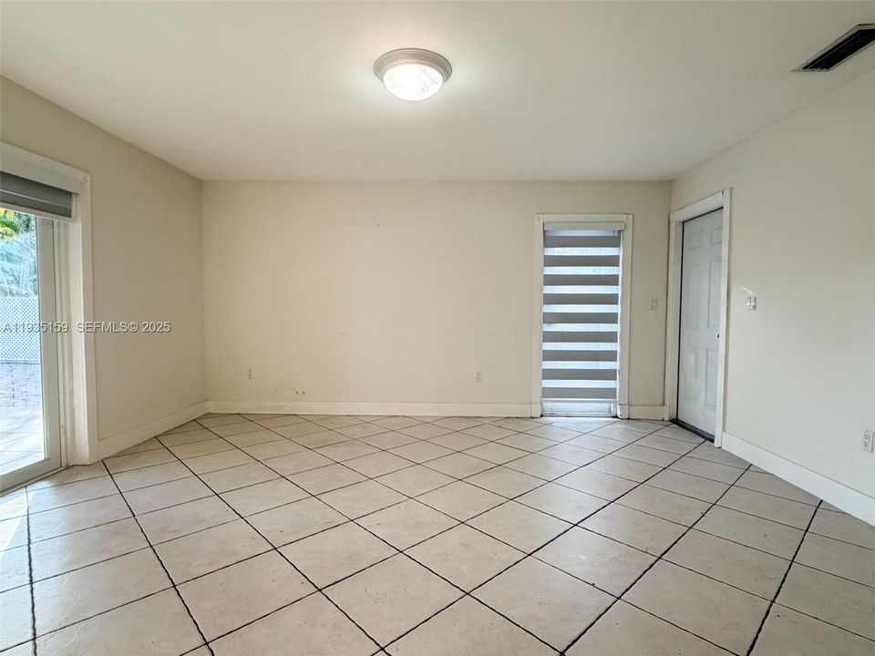 For Rent: $4,700 (3 beds, 2 baths, 1990 Square Feet)