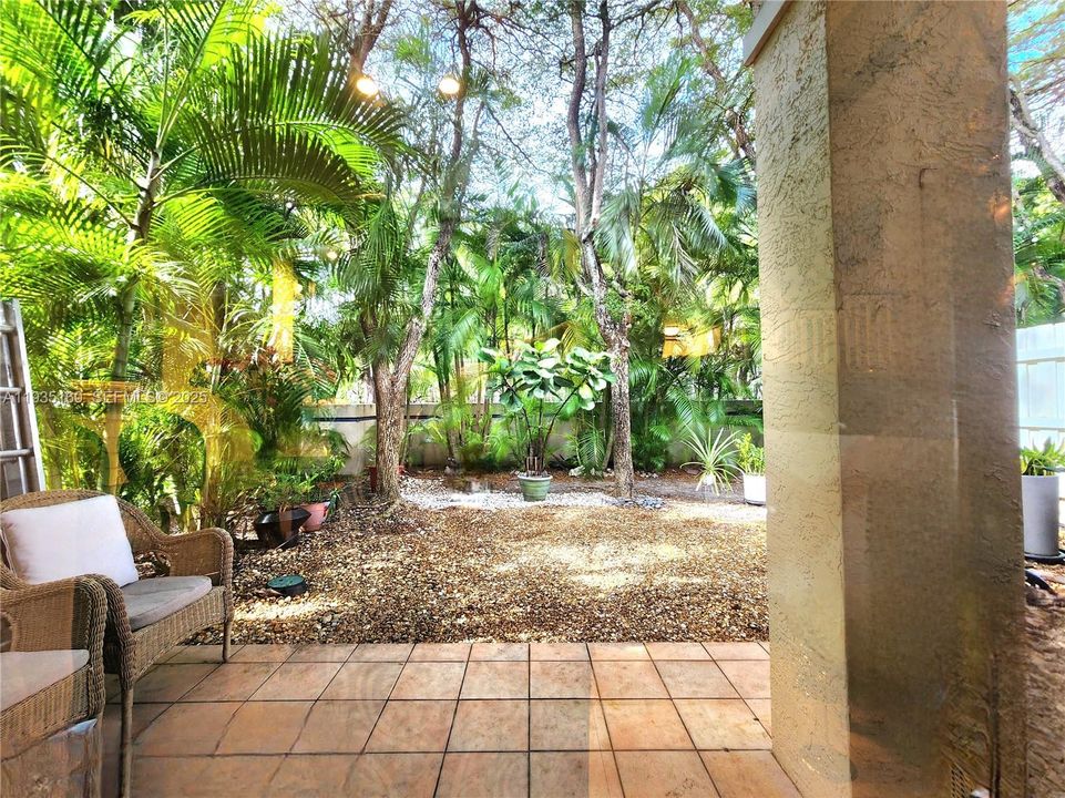 For Rent: $6,500 (3 beds, 2 baths, 1780 Square Feet)