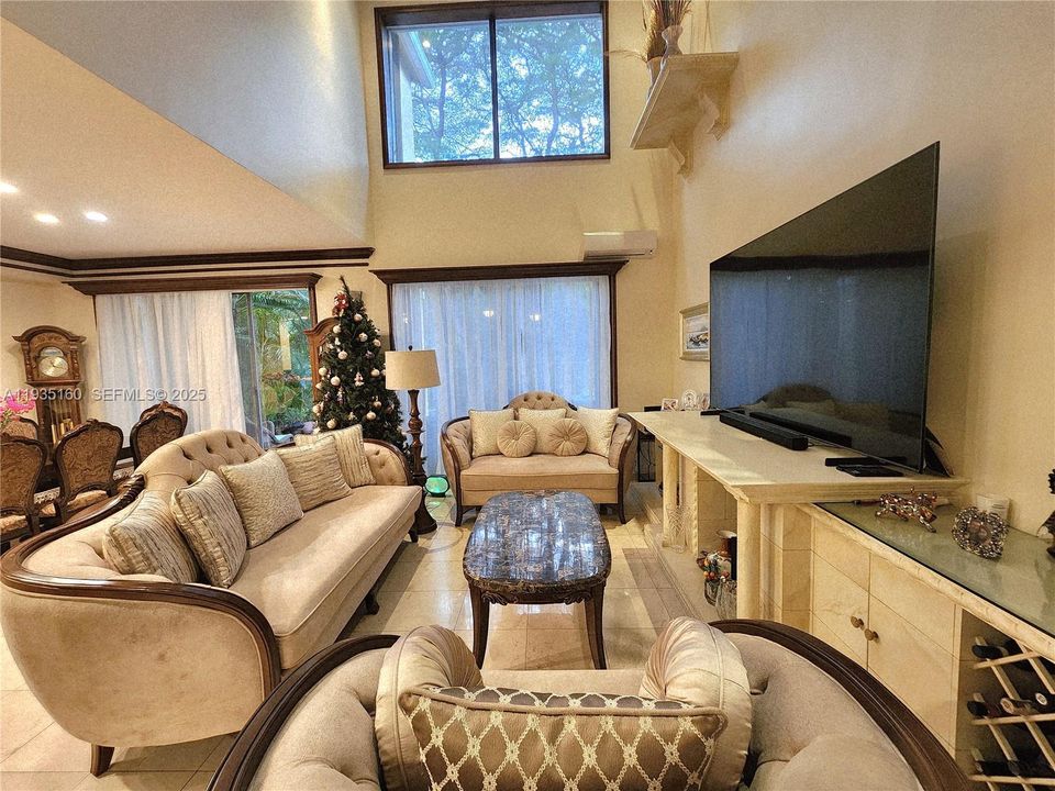 For Rent: $6,500 (3 beds, 2 baths, 1780 Square Feet)