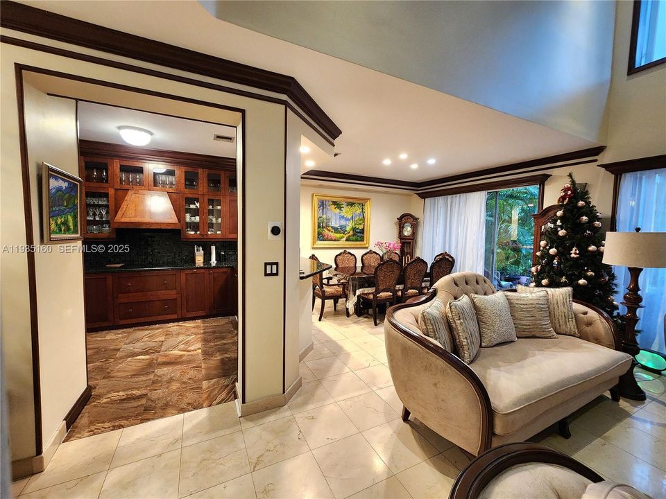 For Rent: $6,500 (3 beds, 2 baths, 1780 Square Feet)