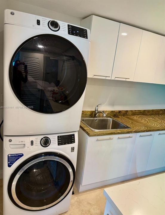 For Sale: $1,595,000 (2 beds, 2 baths, 1646 Square Feet)