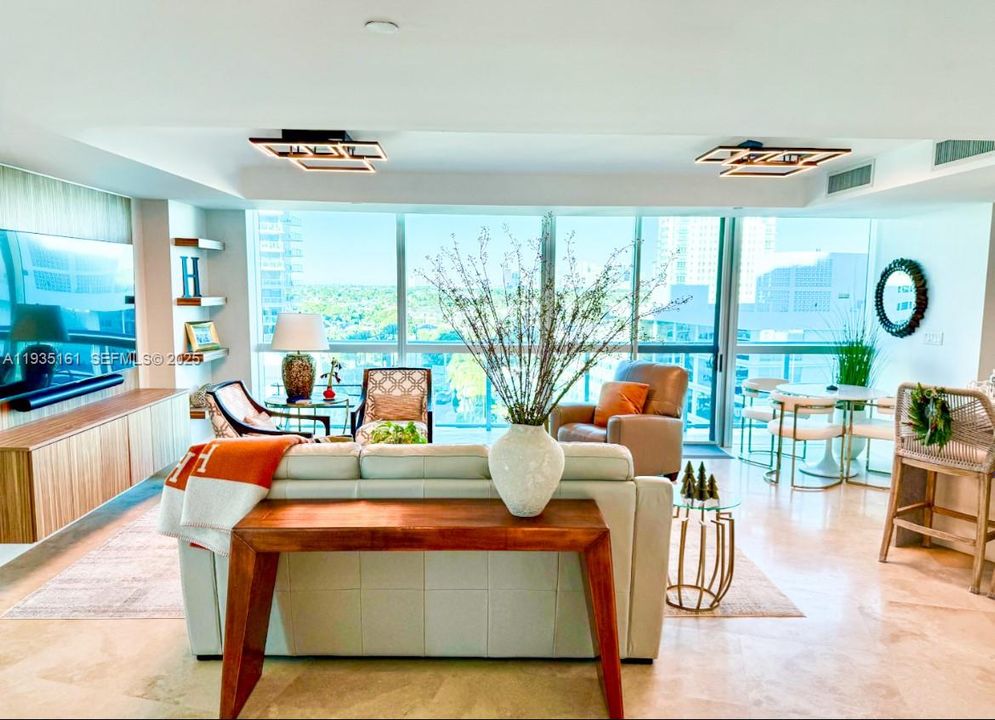 For Sale: $1,595,000 (2 beds, 2 baths, 1646 Square Feet)