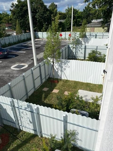 For Rent: $2,200 (2 beds, 1 baths, 1150 Square Feet)