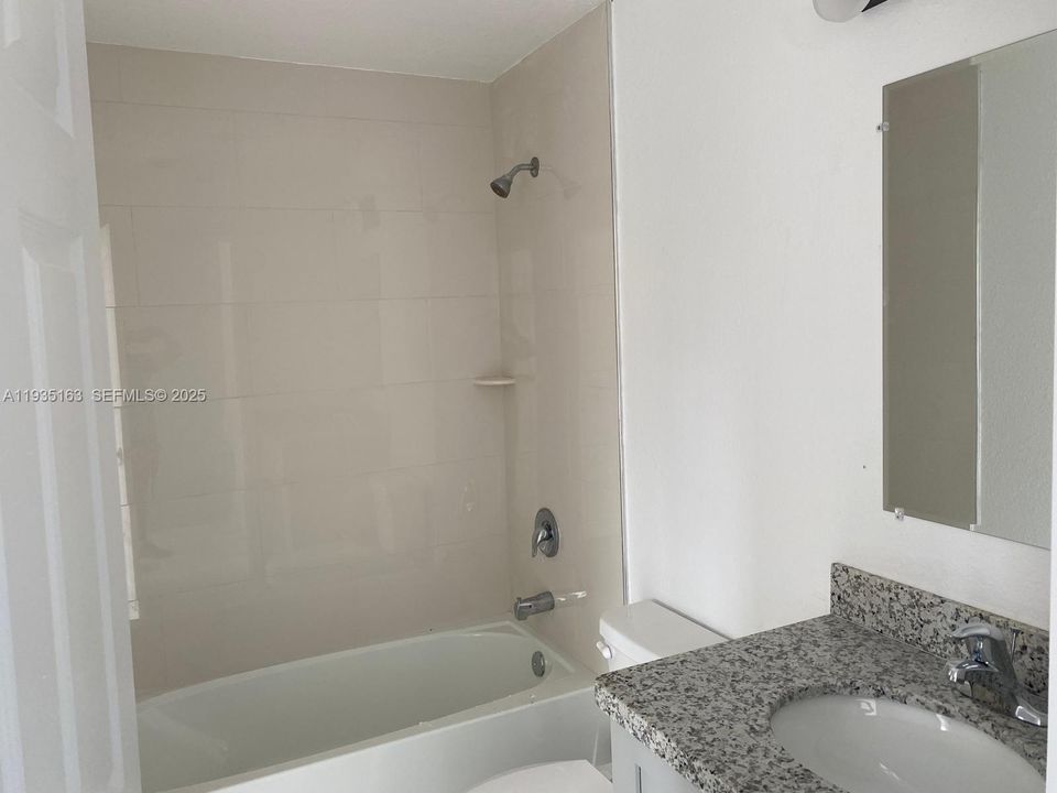 For Rent: $2,200 (2 beds, 1 baths, 1150 Square Feet)