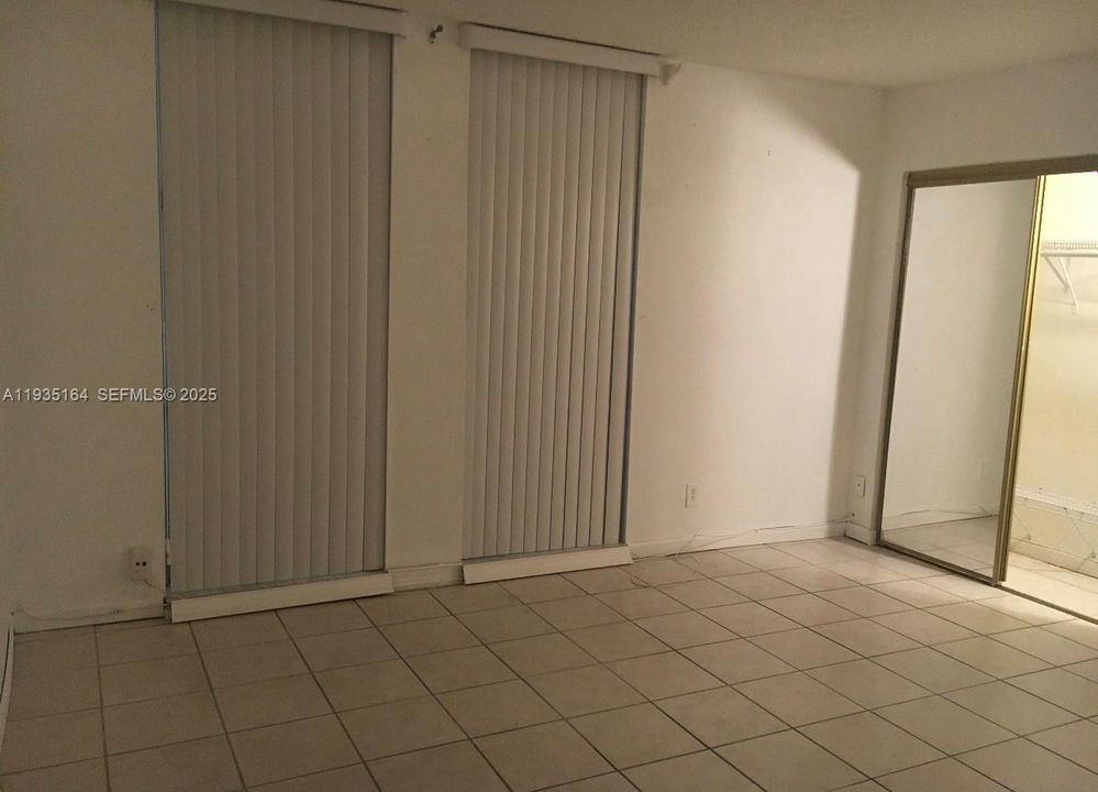 Active With Contract: $2,200 (2 beds, 2 baths, 1096 Square Feet)