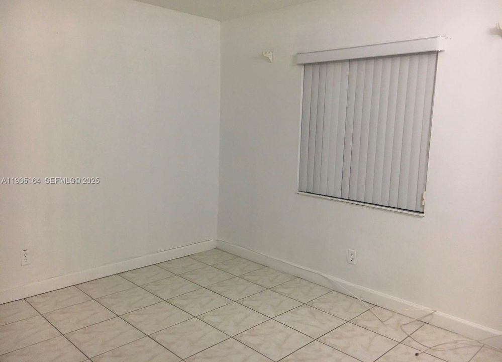 Active With Contract: $2,200 (2 beds, 2 baths, 1096 Square Feet)