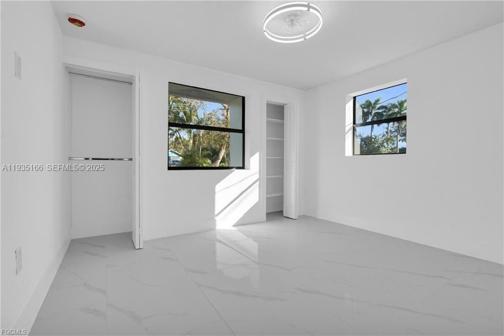 待售: $345,000 (4 贝兹, 2 浴室, 0 平方英尺)