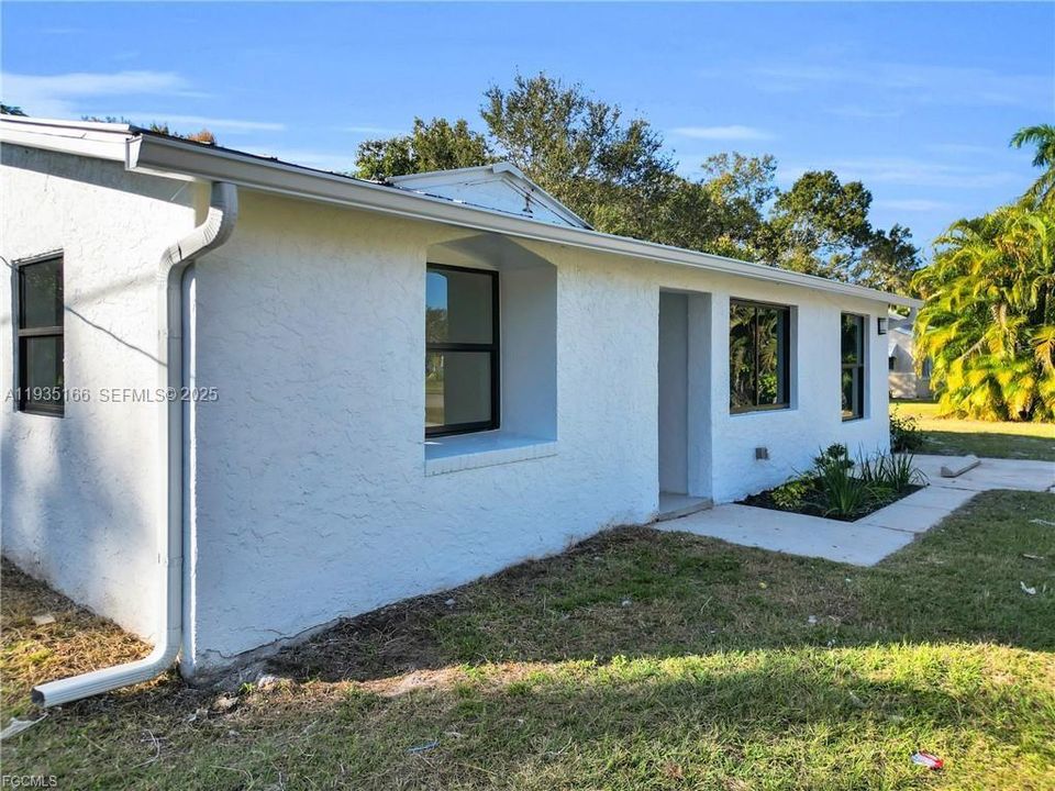 待售: $345,000 (4 贝兹, 2 浴室, 0 平方英尺)