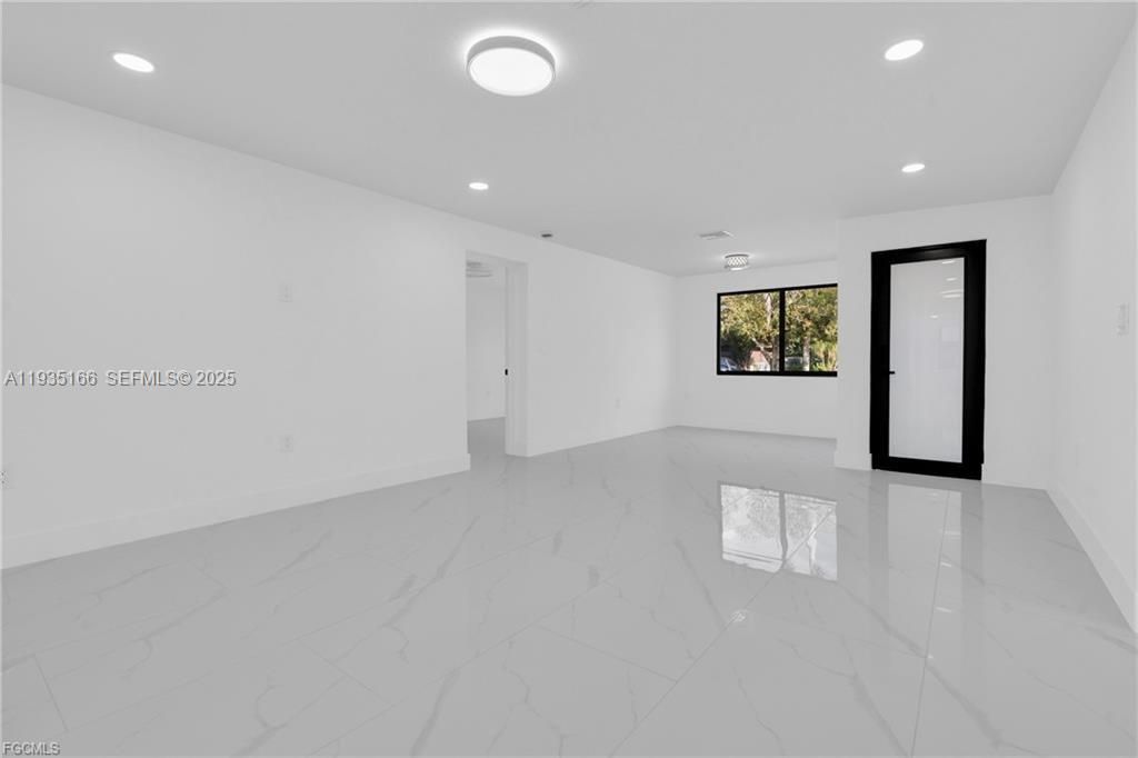 待售: $345,000 (4 贝兹, 2 浴室, 0 平方英尺)