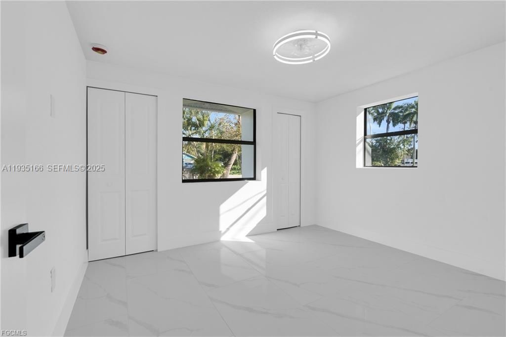 待售: $345,000 (4 贝兹, 2 浴室, 0 平方英尺)