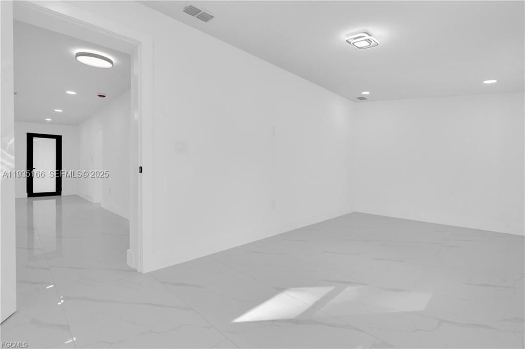 待售: $345,000 (4 贝兹, 2 浴室, 0 平方英尺)