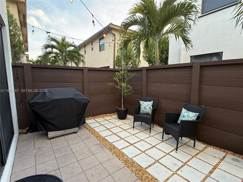 For Rent: $3,900 (4 beds, 3 baths, 1908 Square Feet)