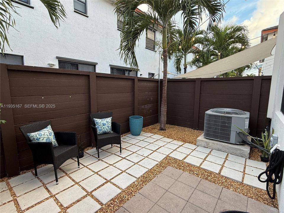 For Rent: $3,900 (4 beds, 3 baths, 1908 Square Feet)