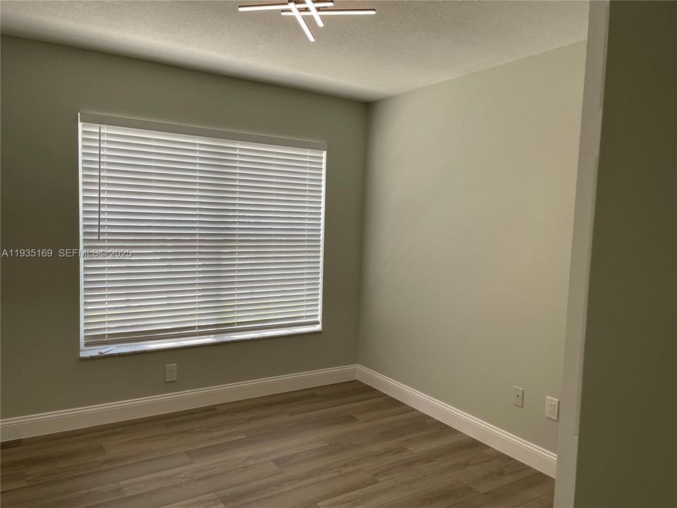 В аренду: $3,650 (3 спален, 2 ванн, 1418 Квадратных фут)