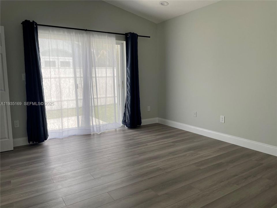 В аренду: $3,650 (3 спален, 2 ванн, 1418 Квадратных фут)