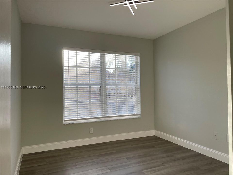 В аренду: $3,650 (3 спален, 2 ванн, 1418 Квадратных фут)